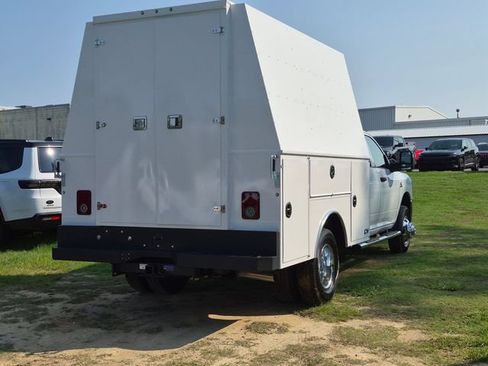 New 2026 RAM 3500 Tradesman w/ Chrome Appearance Group A AWD/4WD image 7