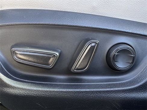 Used 2023 Toyota Camry XSE image 28