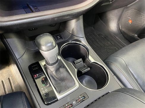 Used 2015 Toyota Highlander Limited image 8