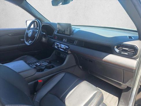 Used 2023 Honda Pilot TrailSport image 19
