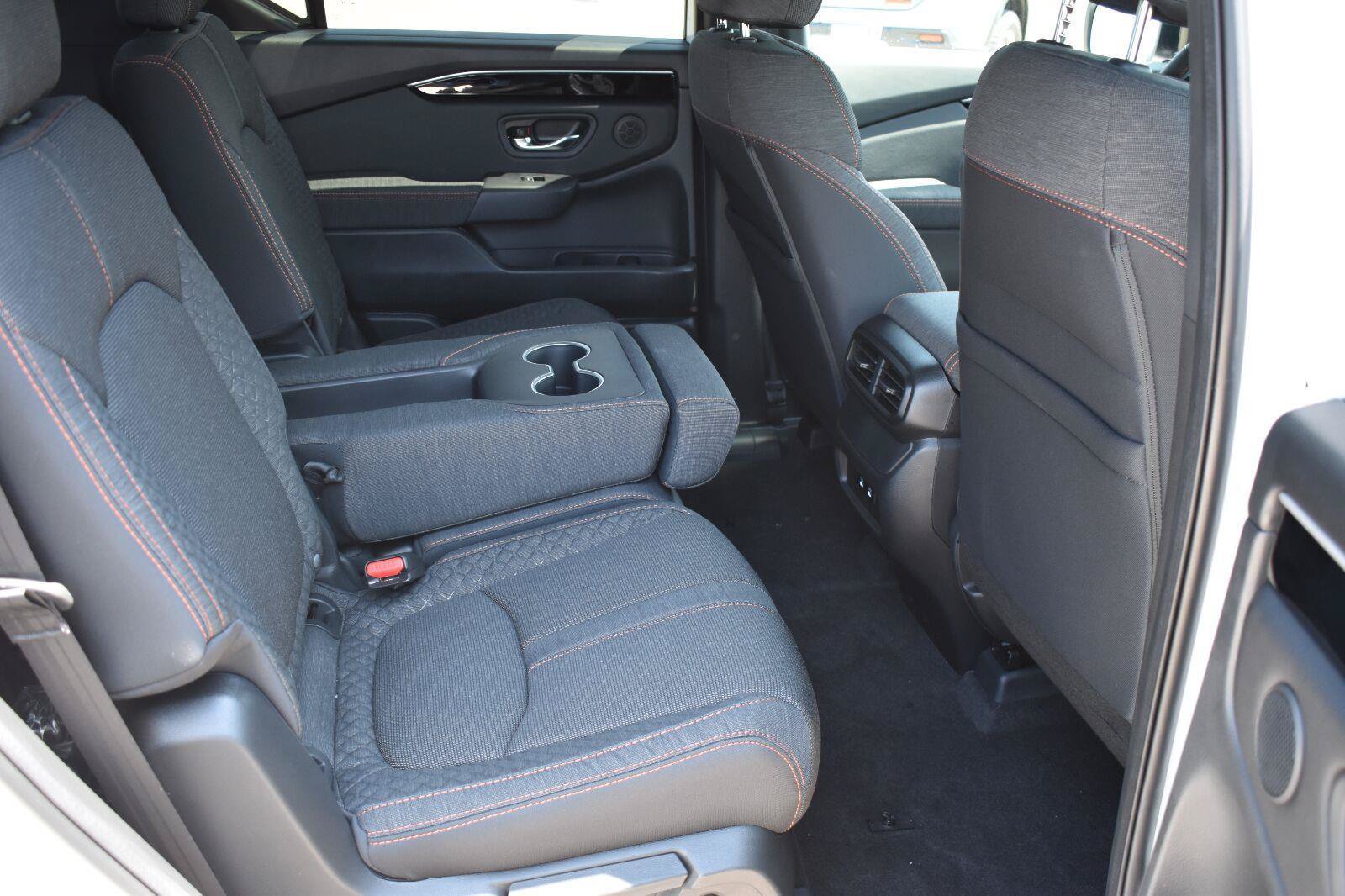 New 2026 Honda Pilot Sport image 14