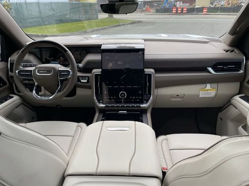 New 2026 GMC Yukon XL Denali w/ Denali Reserve Package image 21