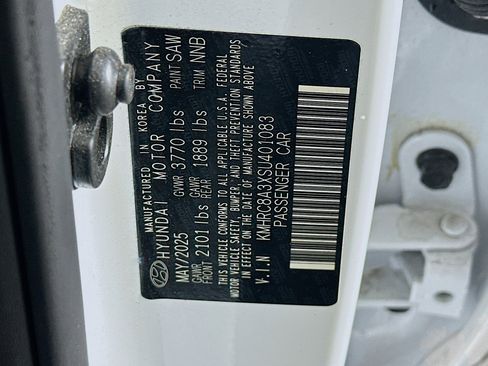 Used 2025 Hyundai Venue SEL image 12