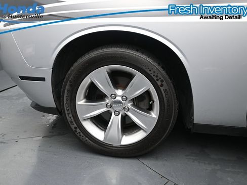 Used 2021 Dodge Challenger SXT RWD image 14