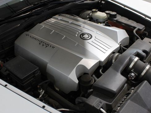 Used 2008 Cadillac XLR RWD image 9