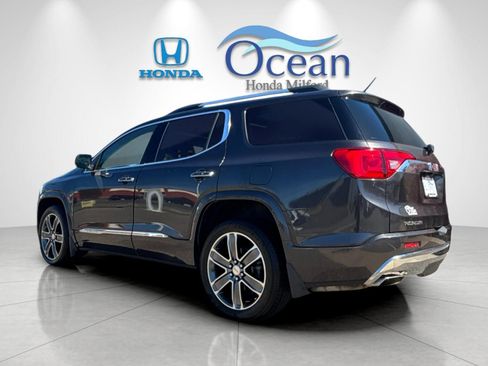 Used 2018 GMC Acadia Denali w/ Technology Package AWD/4WD image 5
