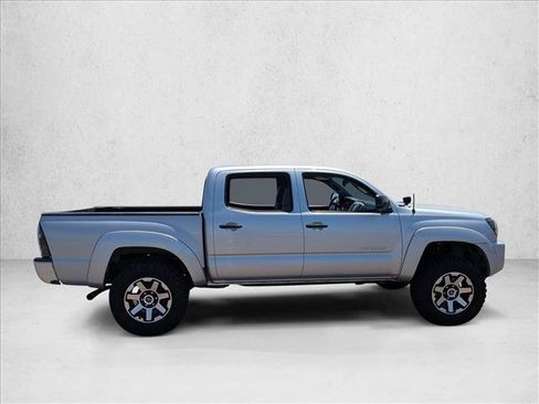 Used 2011 Toyota Tacoma PreRunner w/ SR5 Pkg #2 RWD image 4