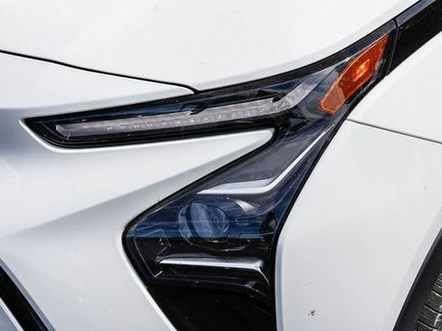 Used 2023 Chevrolet Bolt LT w/ Infotainment Package FWD image 8