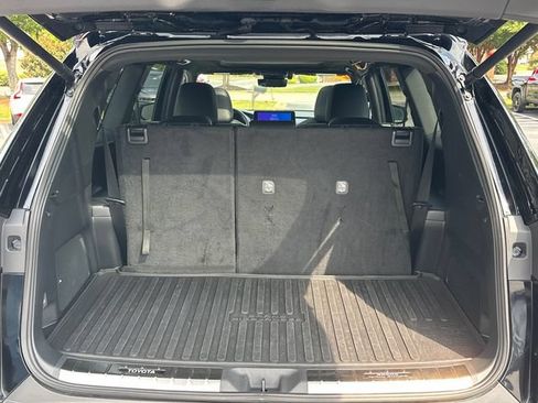 Used 2024 Toyota Grand Highlander AWD Hybrid image 5