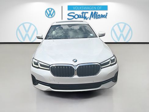Used 2021 BMW 530i w/ Premium Package RWD image 2