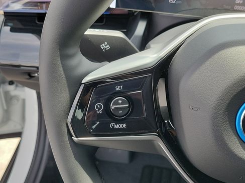 New 2026 BMW i5 eDrive40 w/ Convenience Package RWD image 26