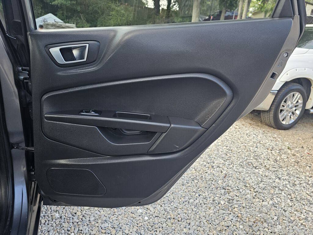Used 2014 Ford Fiesta SE w/ Comfort Package FWD image 16