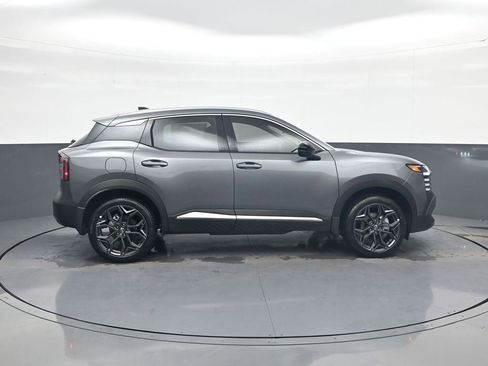 New 2026 Nissan Kicks SR w/ SR Premium Package AWD/4WD image 17