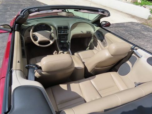 Used 2004 Ford Mustang GT RWD image 10