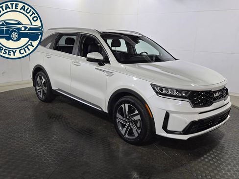Used 2022 Kia Sorento EX w/ Panoramic Sunroof Package AWD/4WD image 9