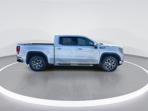 New 2026 GMC Sierra 1500 SLT image 9