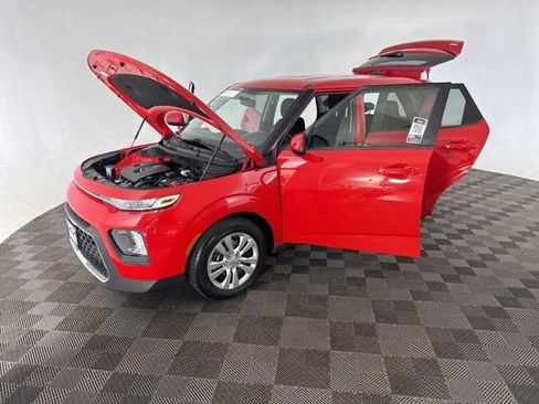 Certified 2022 Kia Soul LX FWD image 11