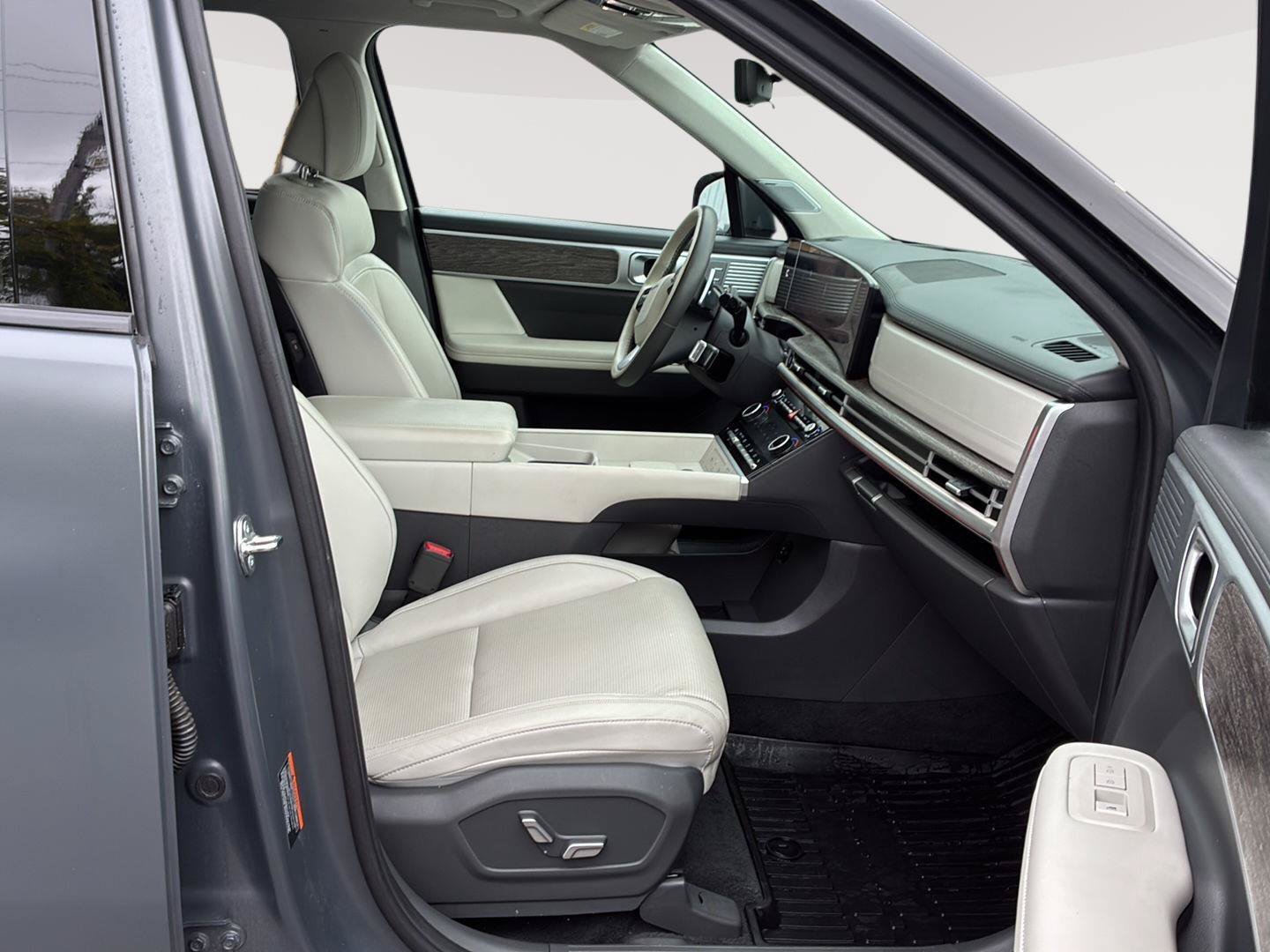 Used 2024 Hyundai Santa Fe Calligraphy AWD/4WD image 10