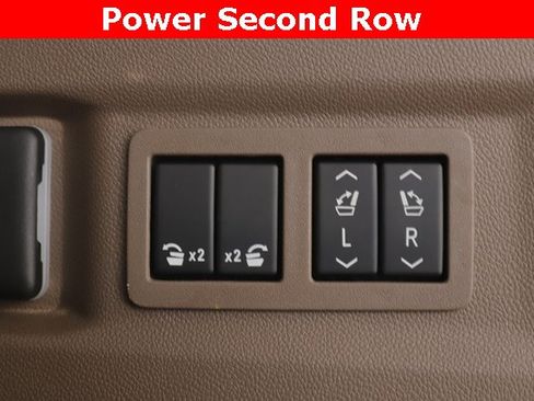 Used 2025 GMC Yukon Denali w/ Sun & Power Step Package image 36