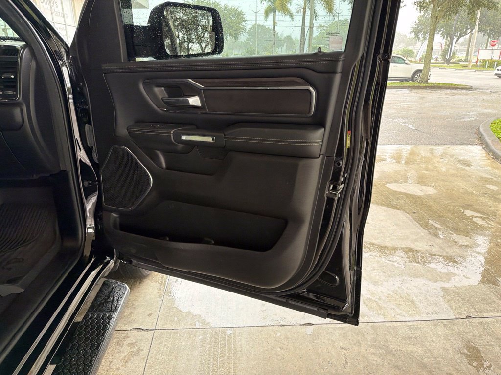 Used 2025 RAM 1500 Laramie w/ Sport Appearance Package AWD/4WD image 32
