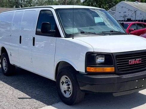 Used 2016 Chevrolet Express 2500 RWD image 12