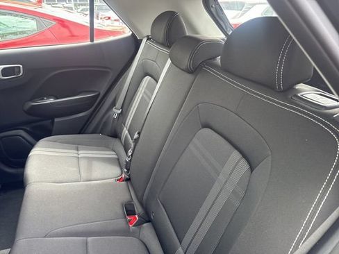 Used 2025 Hyundai Venue SEL FWD image 12