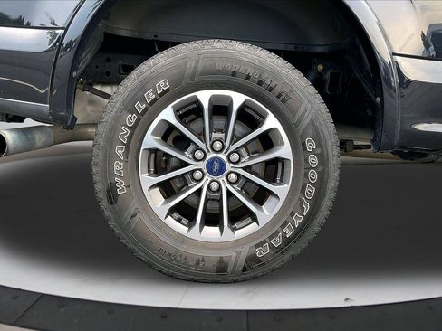 Used 2020 Ford F150 XLT w/ Equipment Group 302A Luxury AWD/4WD image 34