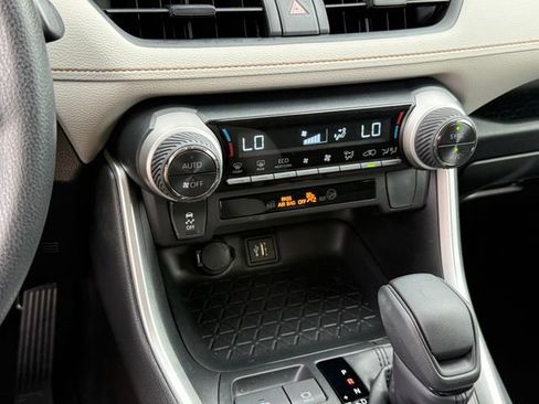 Used 2025 Toyota RAV4 XLE w/ Convenience Package AWD/4WD image 19