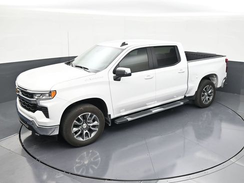 Used 2025 Chevrolet Silverado 1500 LT RWD image 12