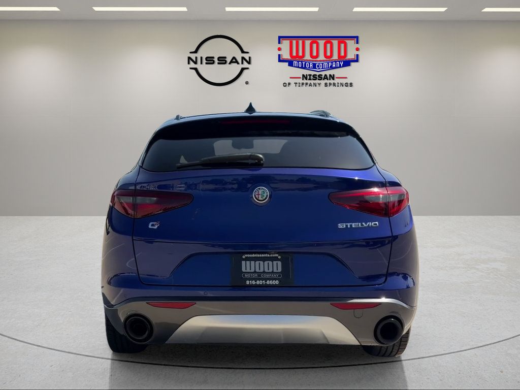 Used 2022 Alfa Romeo Stelvio Ti AWD/4WD image 7