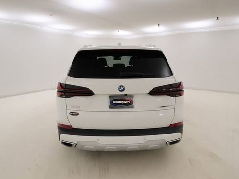 Used 2024 BMW X5 xDrive50e image 4