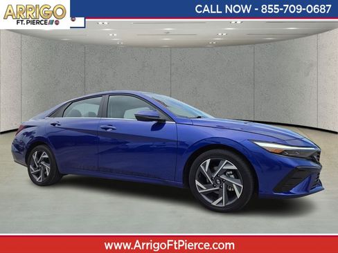 Used 2025 Hyundai Elantra Limited image 1