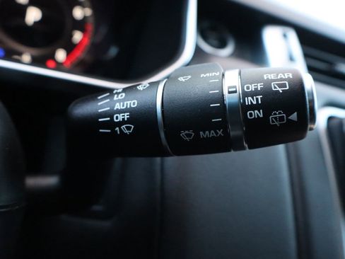 Used 2019 Land Rover Range Rover HSE image 31