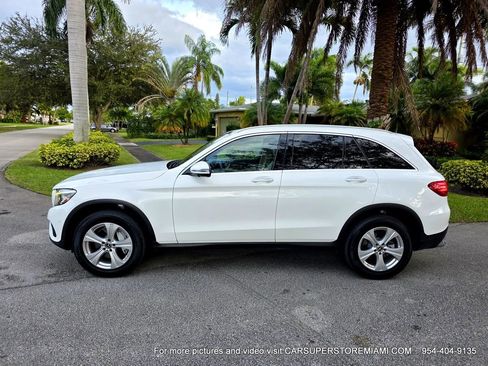 Used 2018 Mercedes-Benz GLC 300 w/ Premium Package image 9