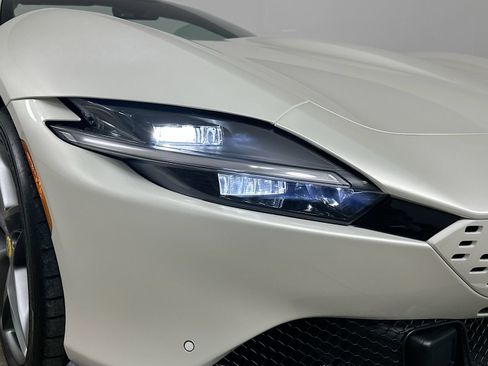 Used 2024 Ferrari Roma Spider RWD image 10