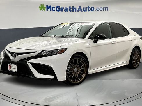 Used 2024 Toyota Camry SE image 2