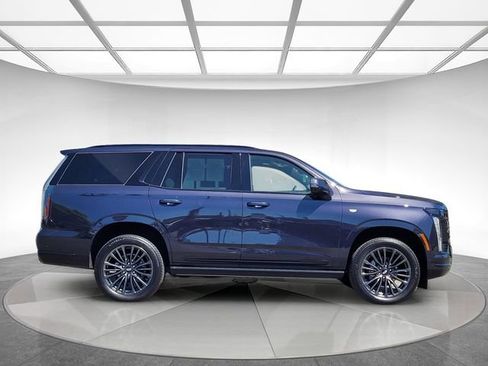 Used 2025 Cadillac Escalade Sport Platinum AWD/4WD image 3