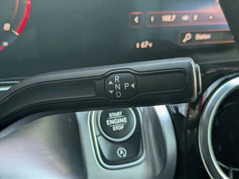 Used 2022 Mercedes-Benz GLB 250 image 12