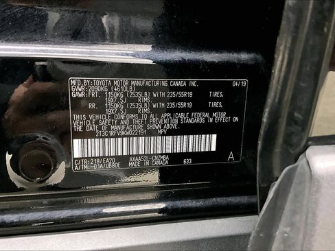 Used 2019 Toyota RAV4 XLE Premium image 37