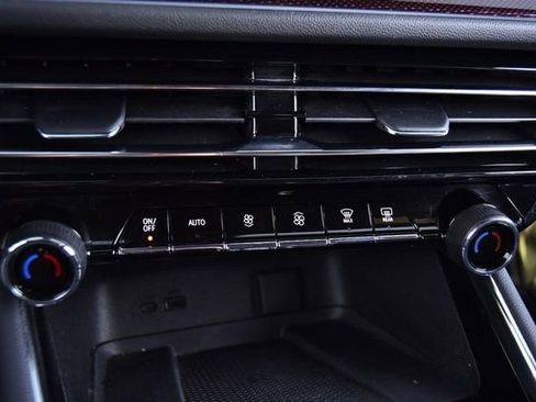 Used 2024 Chevrolet Traverse Z71 image 19