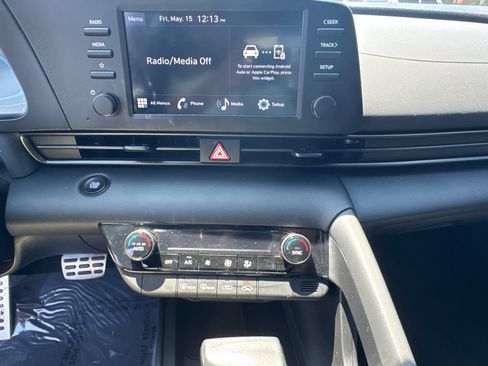 Used 2025 Hyundai Elantra Sport FWD image 28