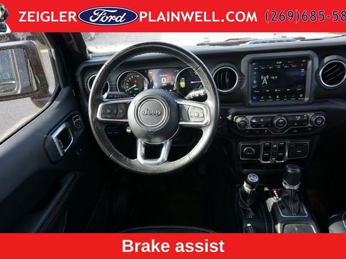 Used 2022 Jeep Wrangler Unlimited Sahara w/ Cold Weather Group AWD/4WD image 12