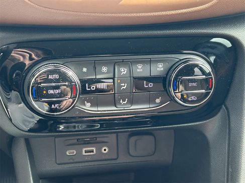 Used 2020 Buick Encore GX Essence w/ Advanced Technology Package image 31