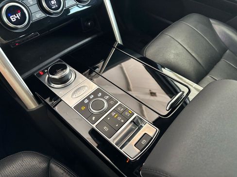 Used 2017 Land Rover Discovery HSE image 17