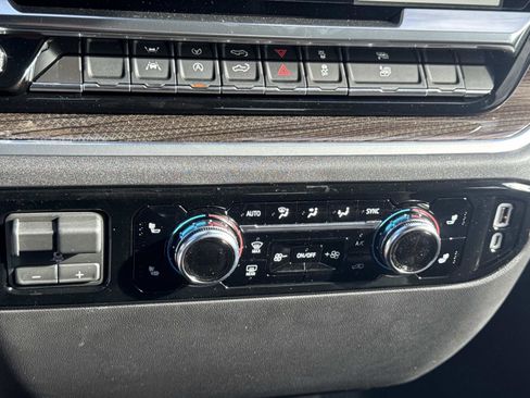 New 2026 GMC Sierra 1500 Elevation image 16