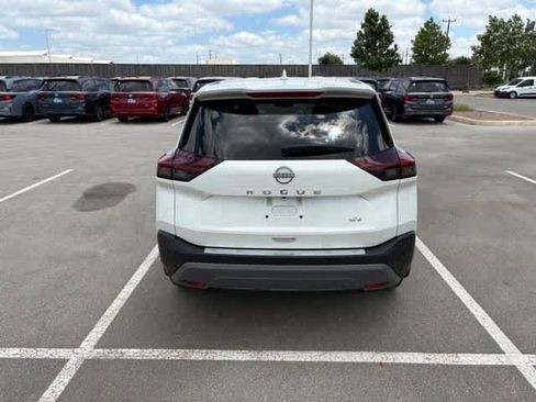 Used 2023 Nissan Rogue SV FWD image 4