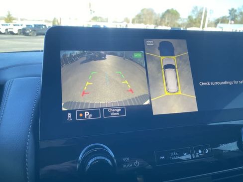 Used 2024 Nissan Armada Platinum w/ Captain's Chairs Package image 17