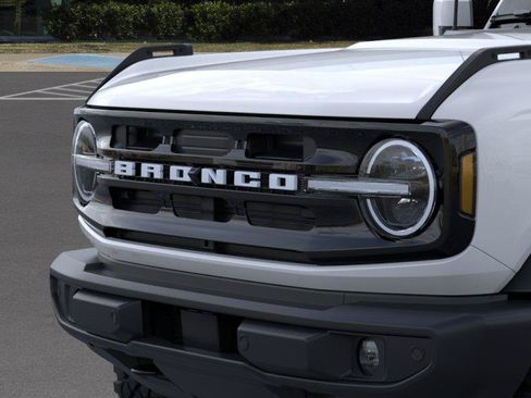 New 2026 Ford Bronco Outer Banks w/ Sasquatch Package AWD/4WD image 19