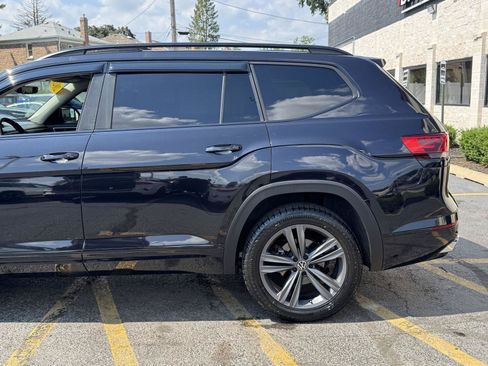 Used 2021 Volkswagen Atlas SE w/ Panoramic Sunroof Package AWD/4WD image 3