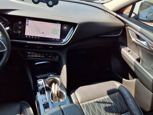 Used 2021 Buick Envision Avenir w/ Technology Package II FWD image 3